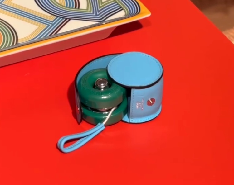 一个悠悠球卖1万8千元！部分地区已断货，网友：我的童年不配……