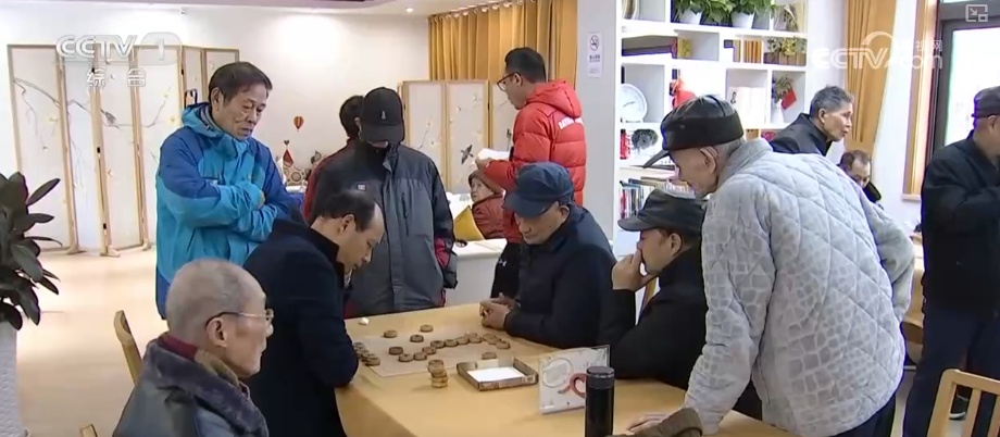 养老消费“时尚潮品”催生银发经济新蓝海 扶持再加码激发经营主体新活力