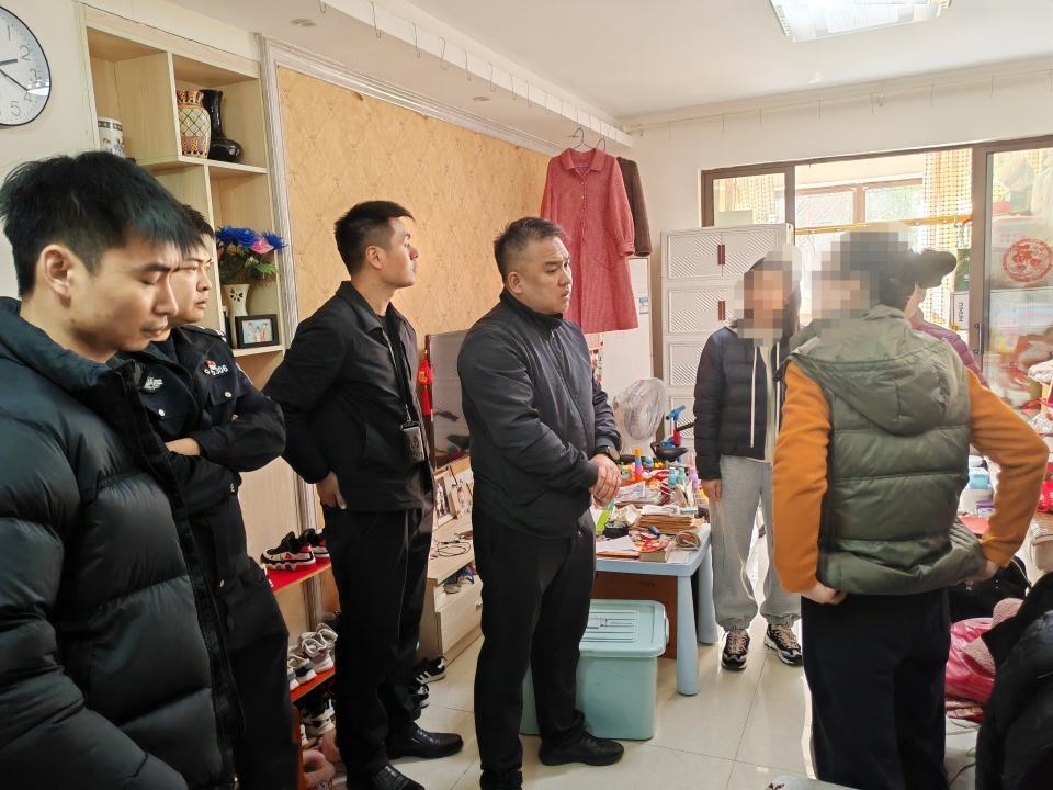 “别耽误我发财！”长沙女子网上认识“军人”男友，取现65万准备投资，警方及时拦截