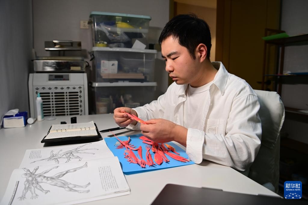 “95后”糖艺师张勃：为糖艺注入“硬核”生命力