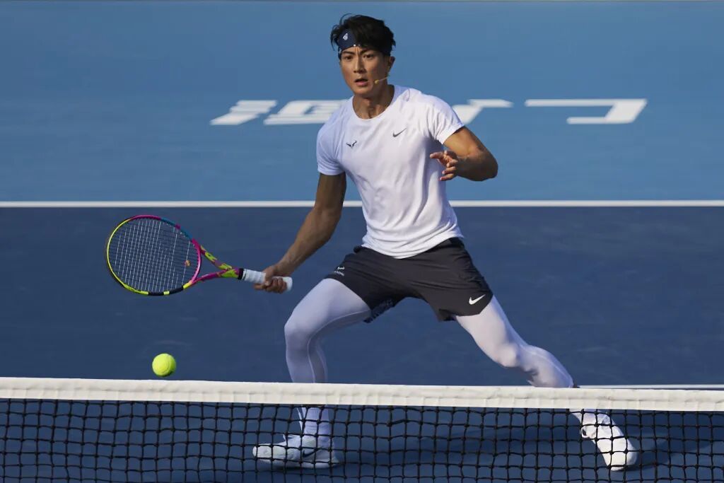 周杰伦登上澳网赛场，为何网球项目成了文艺明星圈“顶流”？