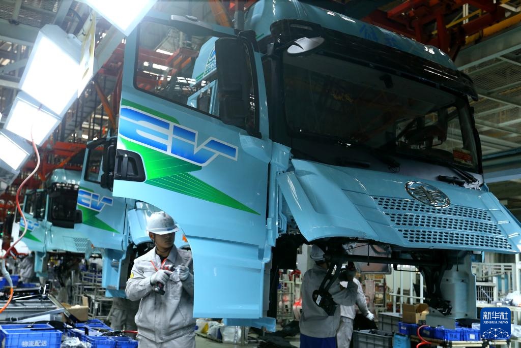 2025年我国新能源汽车产销量双超1600万辆