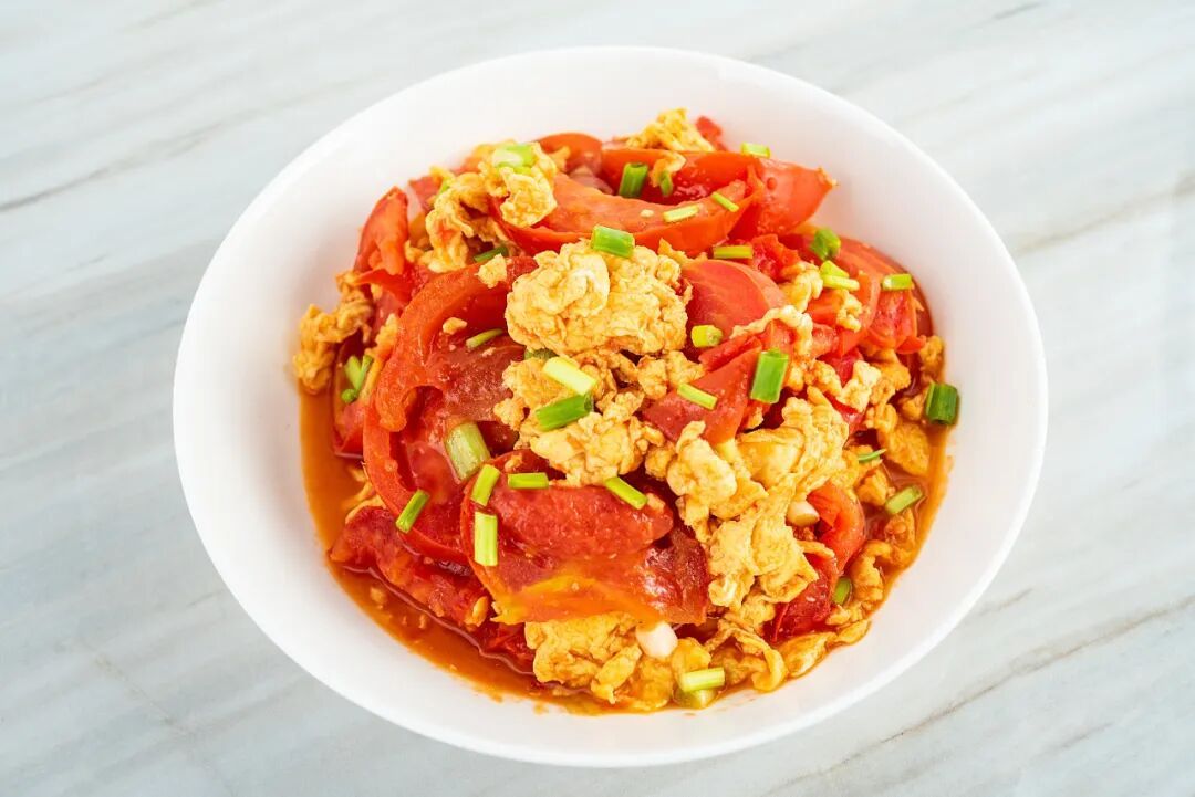 “鸡蛋配不上西红柿”成为热议话题，西红柿价格为何走高？