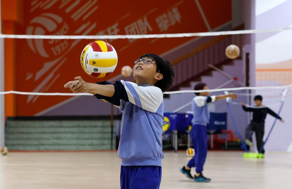 追光丨这支校园男排如何实现“7年8冠”？