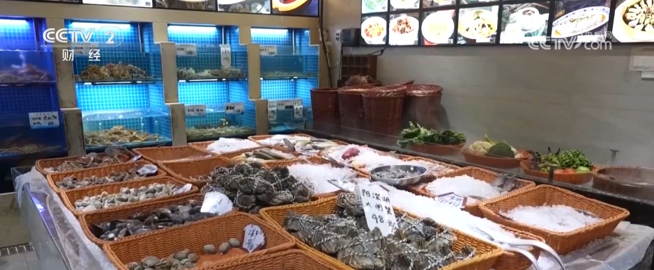 市集“新花样”丰富节前市场 “年经济”活力迸发拉满节日氛围感