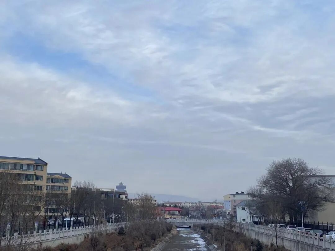 7级以上，伴有浮尘或扬沙！呼市人请关好门窗！气象台提醒：呼和浩特天气有变