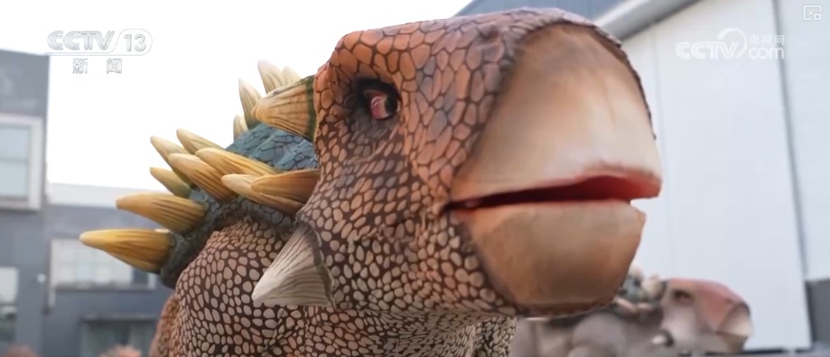 “新年兽”变身文旅市场“流量主角” “智能制造”为年味儿增添科技奇幻色彩 “新年兽”变身文旅市场“流量主角” “智能制造”为年味儿增添科技奇幻色彩