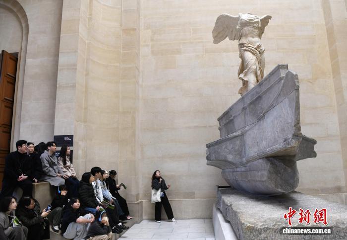 法国卢浮宫对大多数非欧盟国家游客提价