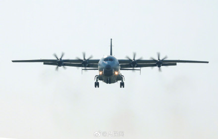 战机与霞光同框硬核大片