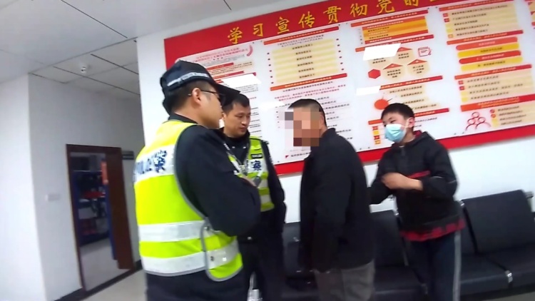 醉驾闯卡上高速，狂言：“大不了抓我去坐牢！”