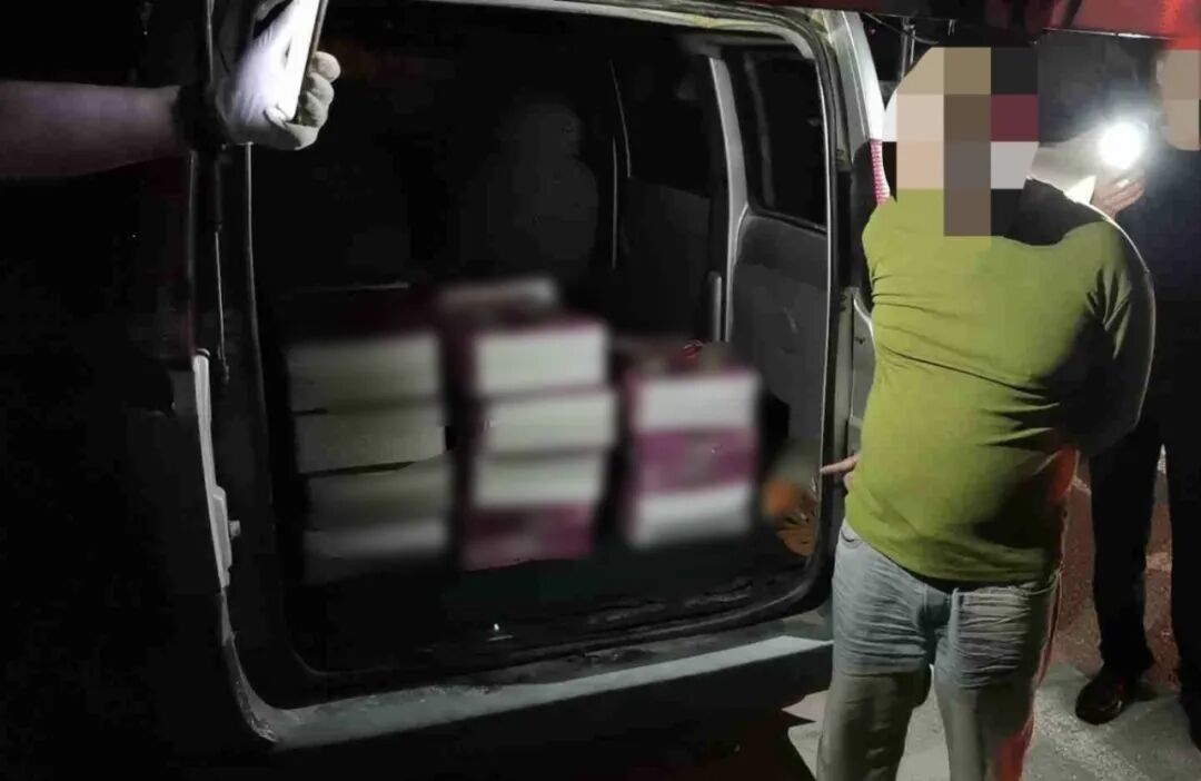 白天做老板，夜间卖“笑气”！天津警方打掉非法贩卖“笑气”团伙