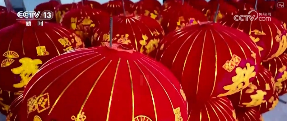 生鲜果蔬、年宵花卉、特色美食齐上阵 节前消费新图景活力涌动 生鲜果蔬、年宵花卉、特色美食齐上阵 节前消费新图景活力涌动