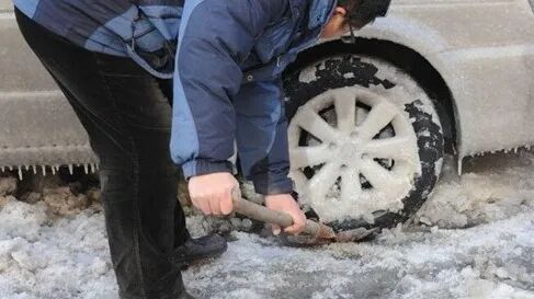 一觉醒来，车辆被冻住了怎么办？