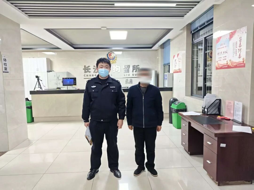 深夜，腊鸡、腊猪腿、腊鱼腊肉不翼而飞……