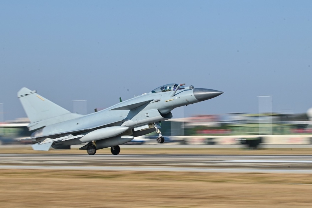 海空之上激烈鏖战，直击实战化训练