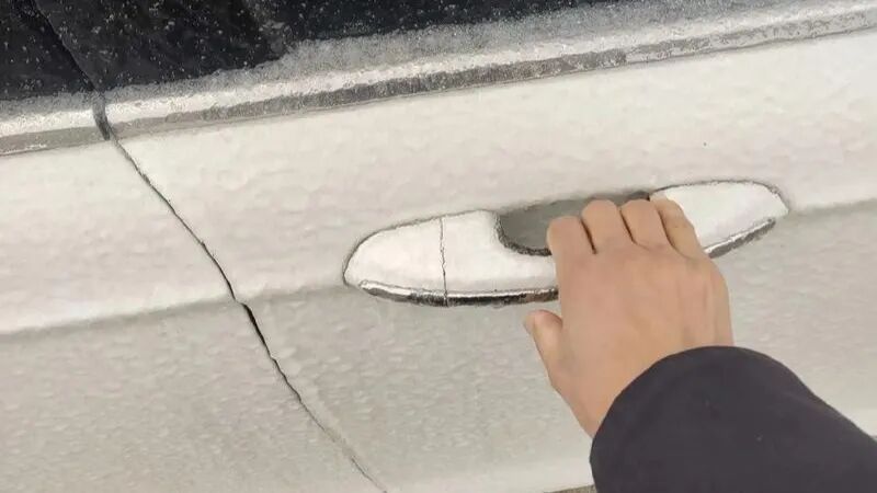 一觉醒来，车辆被冻住了怎么办？