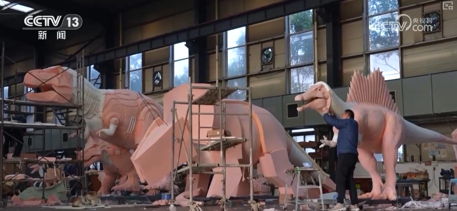 “新年兽”变身文旅市场“流量主角” “智能制造”为年味儿增添科技奇幻色彩 “新年兽”变身文旅市场“流量主角” “智能制造”为年味儿增添科技奇幻色彩