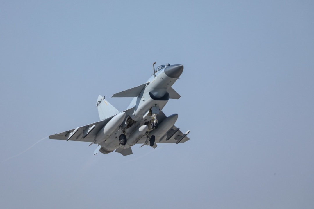 海空之上激烈鏖战，直击实战化训练