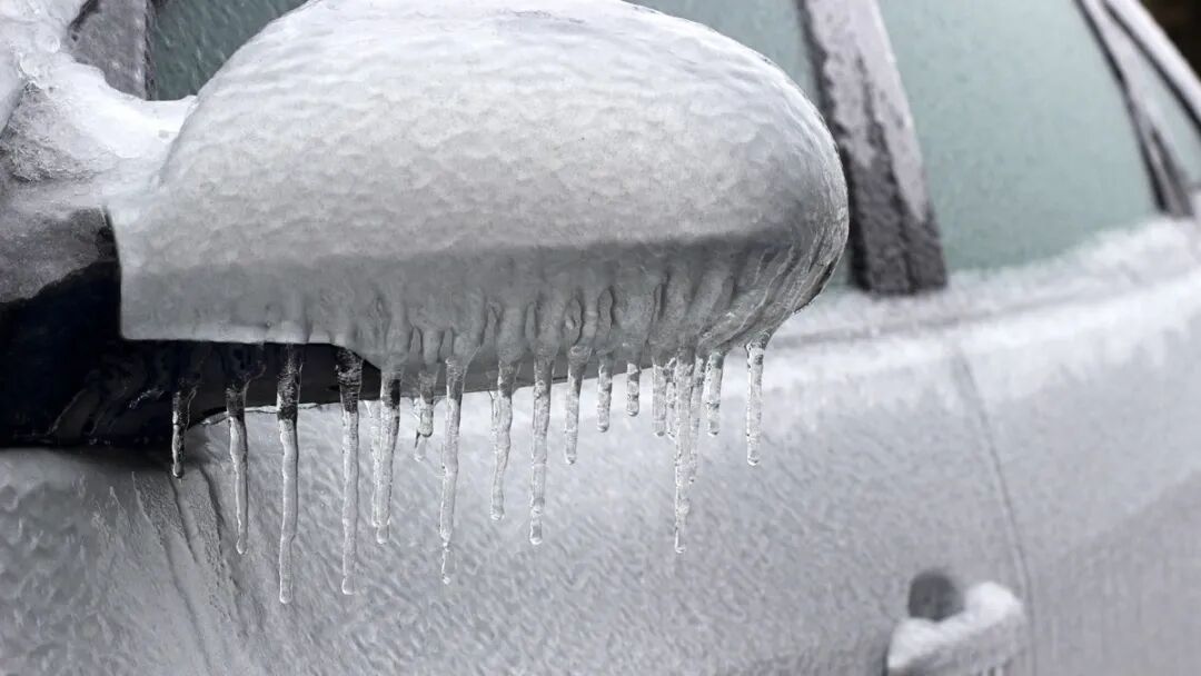 一觉醒来，车辆被冻住了怎么办？