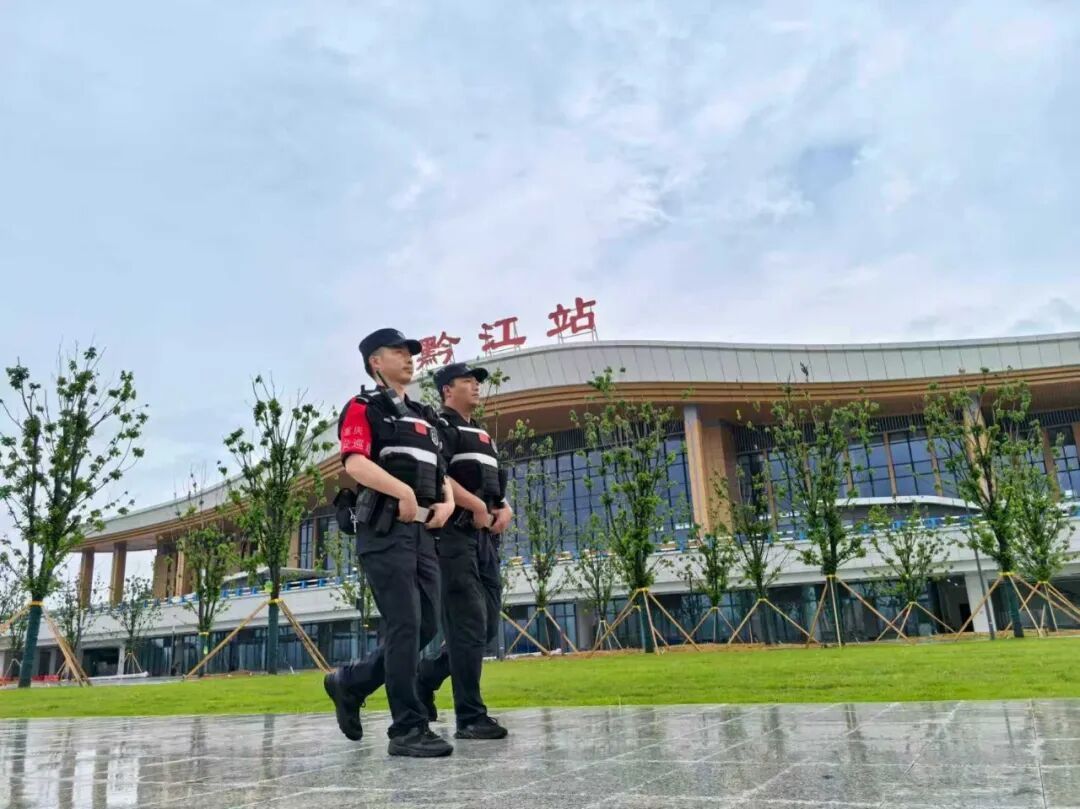 一支烟救下人质，他的故事比电影还震撼！