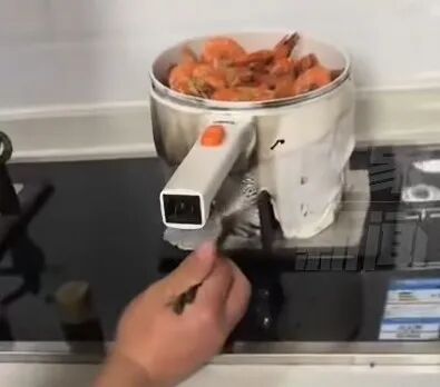 煮虾煮出“拔丝电锅”？这道“菜”别再做了!