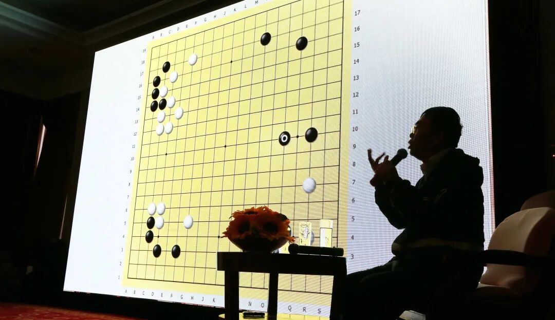 聂卫平女儿发文：父亲曾患癌，去年脑梗昏迷12天！棋圣10岁下棋照再现