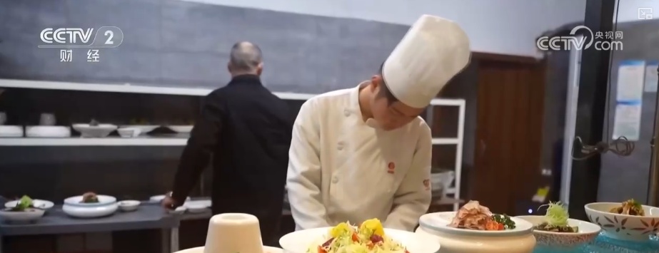 特色、升级、个性……借助关键词多视角透视“年经济”新意十足亮点多