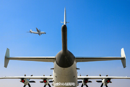 战机与霞光同框硬核大片