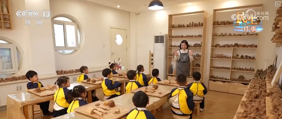 “宝宝屋”“AI仿真”“育婴室”来了 更多幼儿家庭享受看得见、用得上特色托育服务