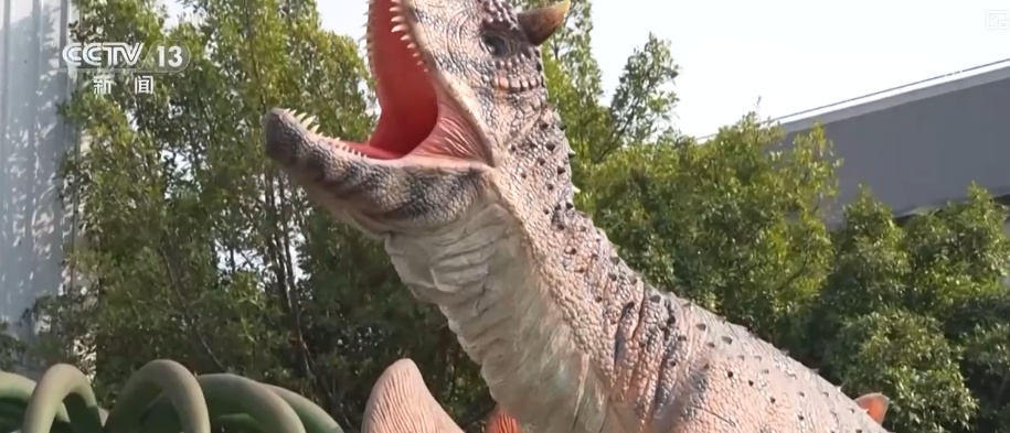 “新年兽”变身文旅市场“流量主角” “智能制造”为年味儿增添科技奇幻色彩 “新年兽”变身文旅市场“流量主角” “智能制造”为年味儿增添科技奇幻色彩