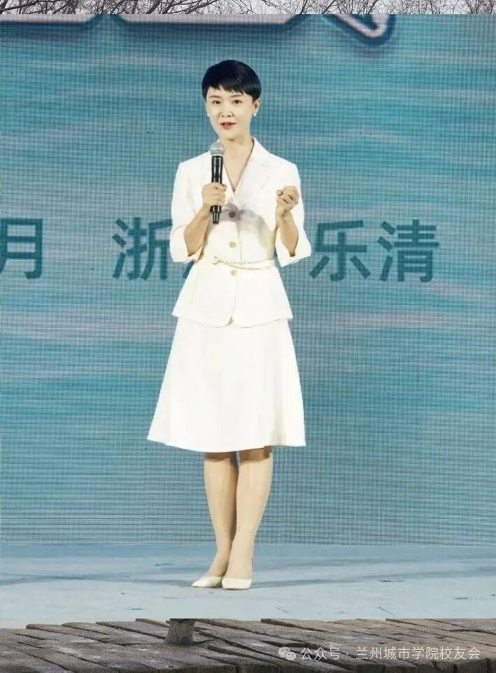 贺娇龙母校发文悼念：她曾担任班级宣传委员，工作认真负责，获“优秀团干部”称号