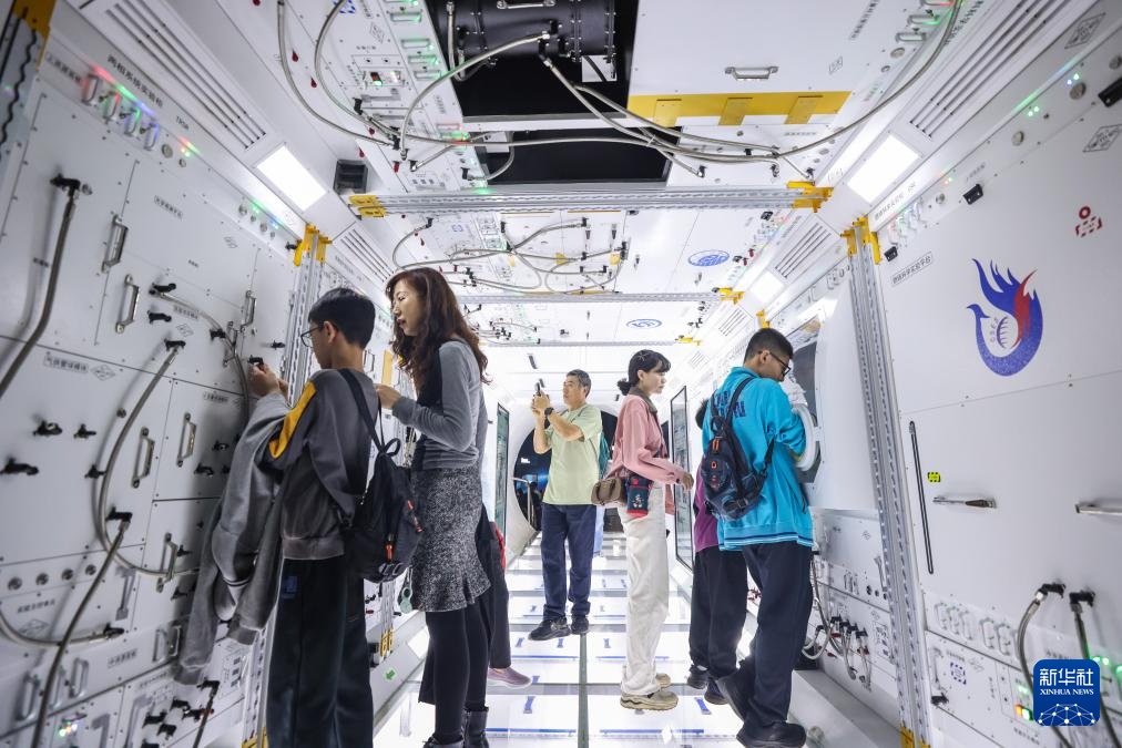 走进海南科技馆 打造自贸港科普新地标