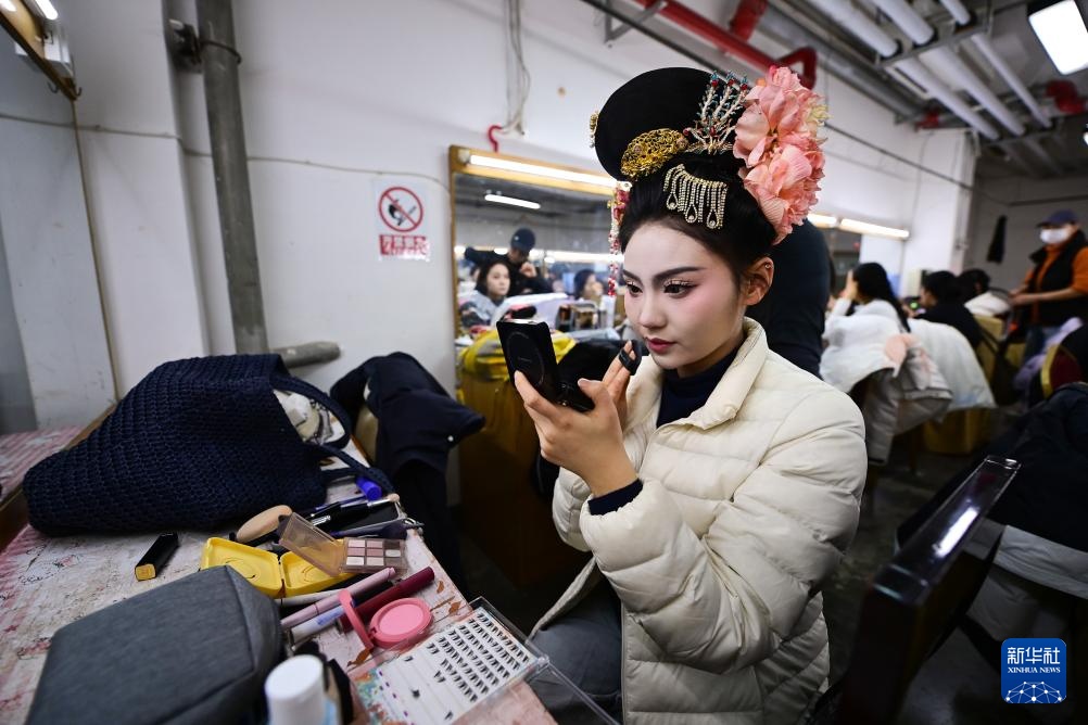 “团播”火了！她们在直播间演绎千年古韵