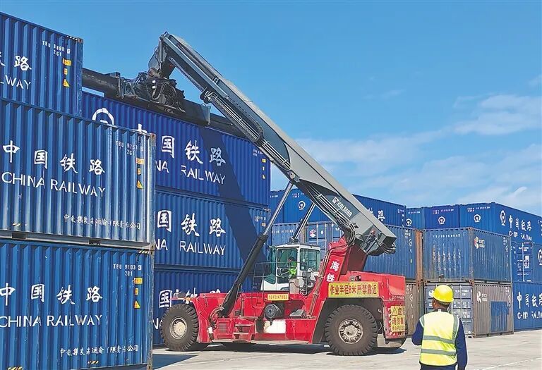 海口货列查验区顺利通关首票货物