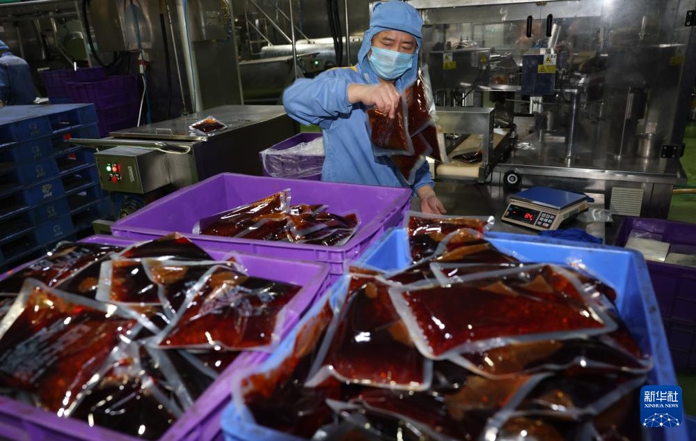 四川：传统工艺与智能生产并行 &nbsp;打造特色烧椒酱
