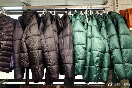 羽绒服充绒量决定保暖程度