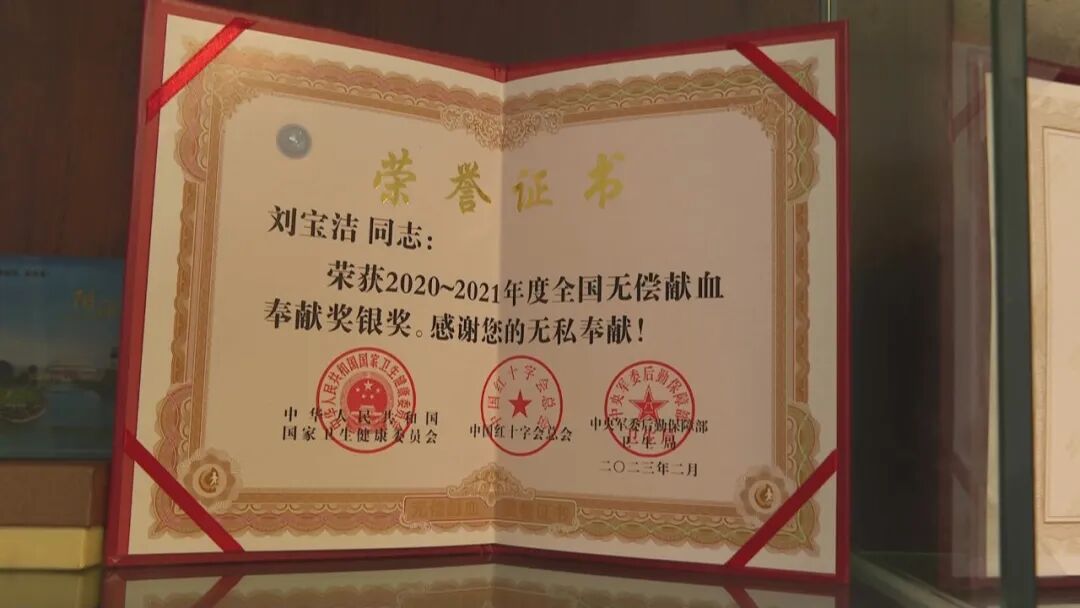 她坚持28年不熬夜，原因让无数人动容......