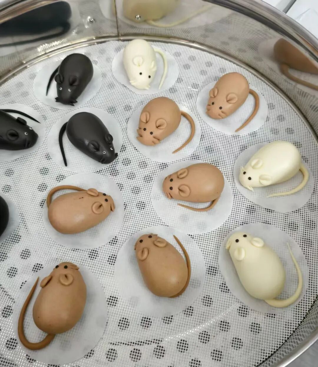 当大学生学会了蒸馒头 什么巧克力、辣条就都加入进去了