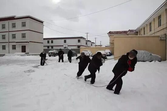 海拔5126米，他们把自己“钉”在空气最稀薄的地方