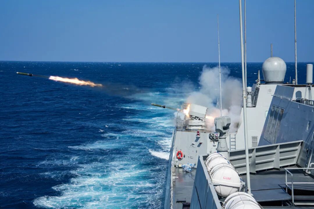 万吨大驱最新画面！这次看着不小吧