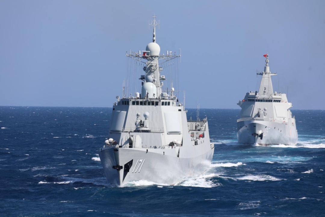 万吨大驱最新画面！这次看着不小吧