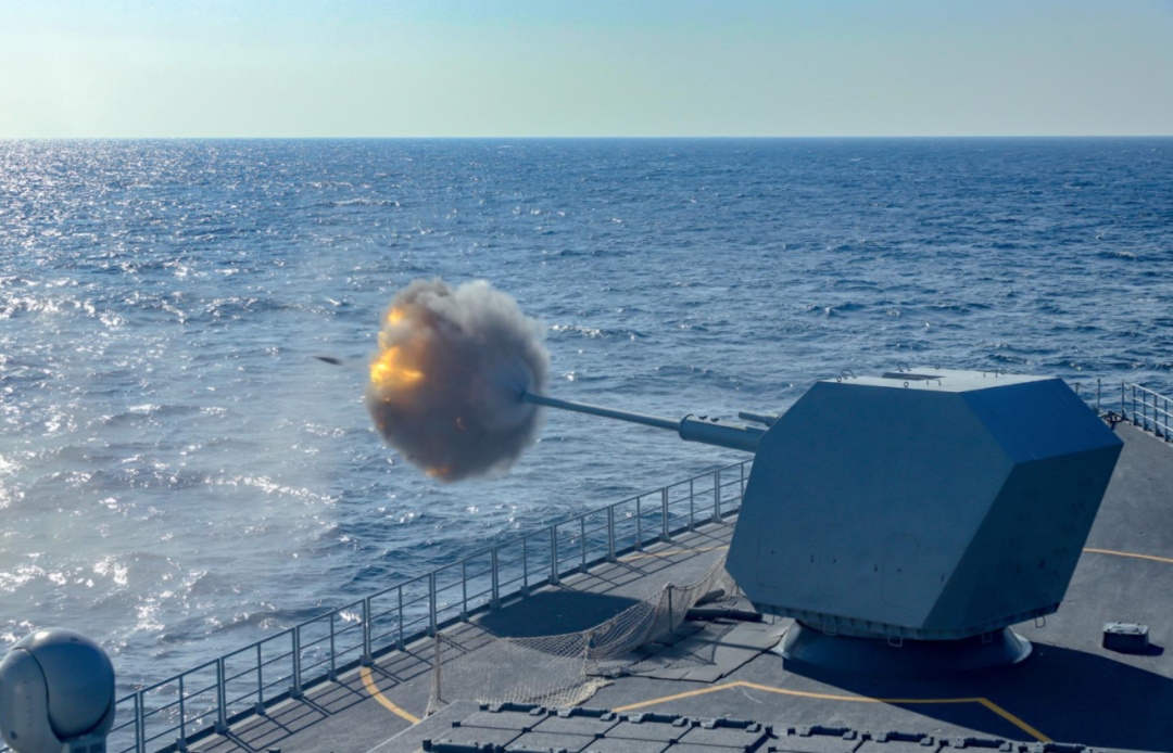 万吨大驱最新画面！这次看着不小吧