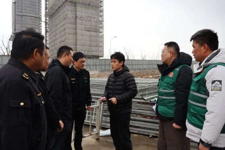 这碗10元工地卤肉饭火出圈！摊主收到特殊“礼物”