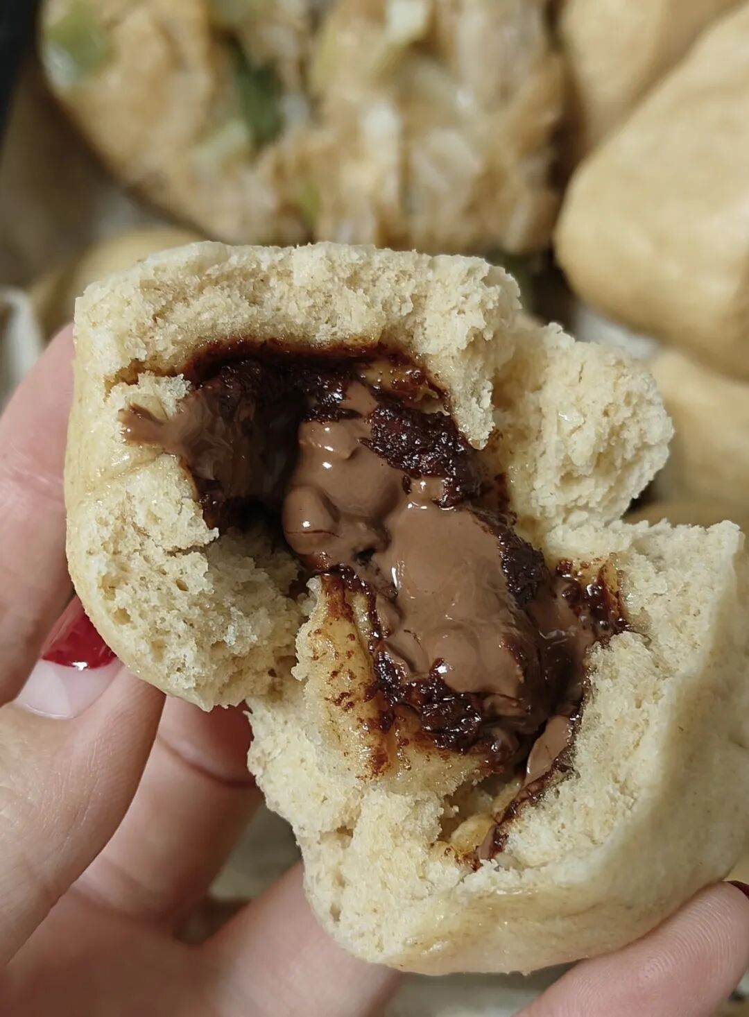 当大学生学会了蒸馒头 什么巧克力、辣条就都加入进去了