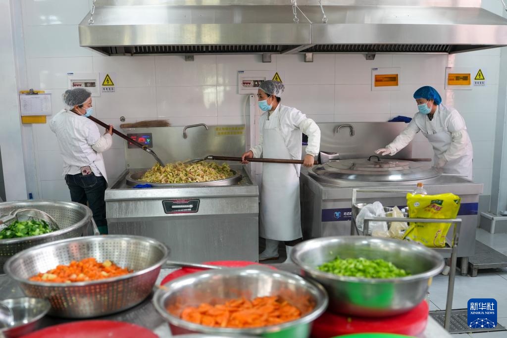 山东东平：滩区娃有了“免费午餐”