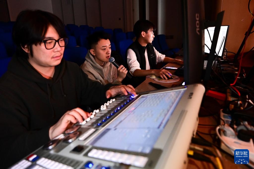 “团播”火了！她们在直播间演绎千年古韵