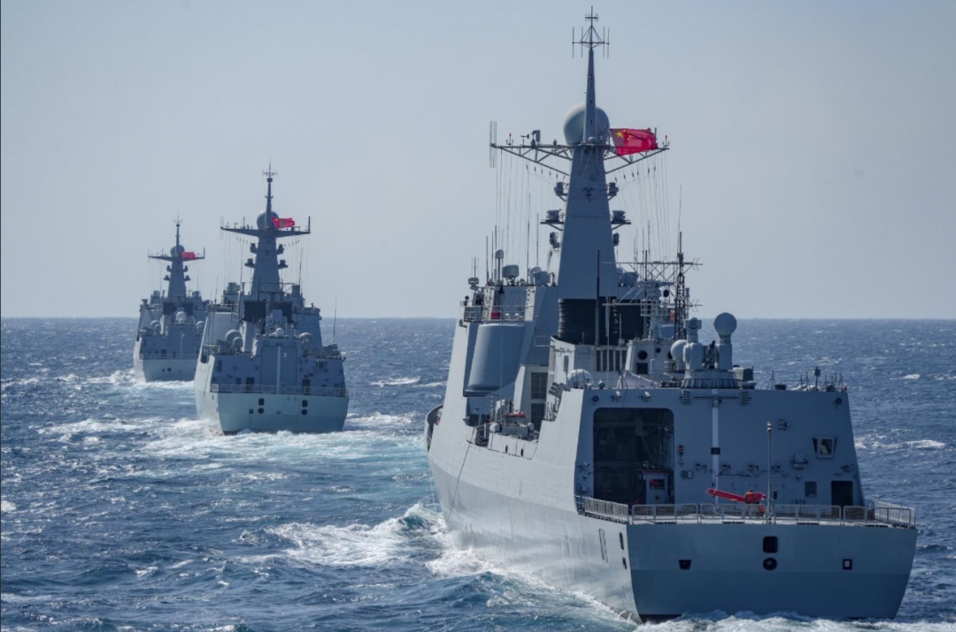 万吨大驱最新画面！这次看着不小吧