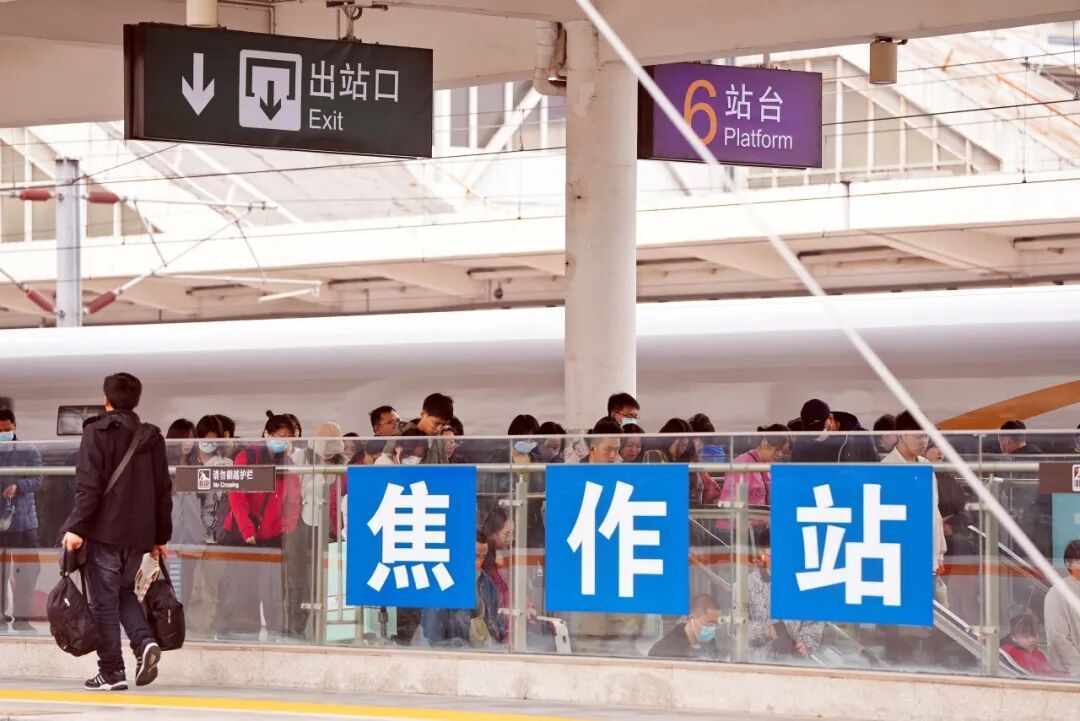 安检屏幕上闪过好多“长棍”！你猜是啥？