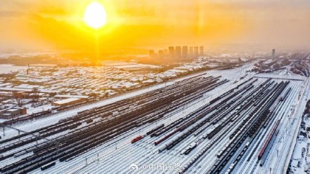 雪国列车航拍大片