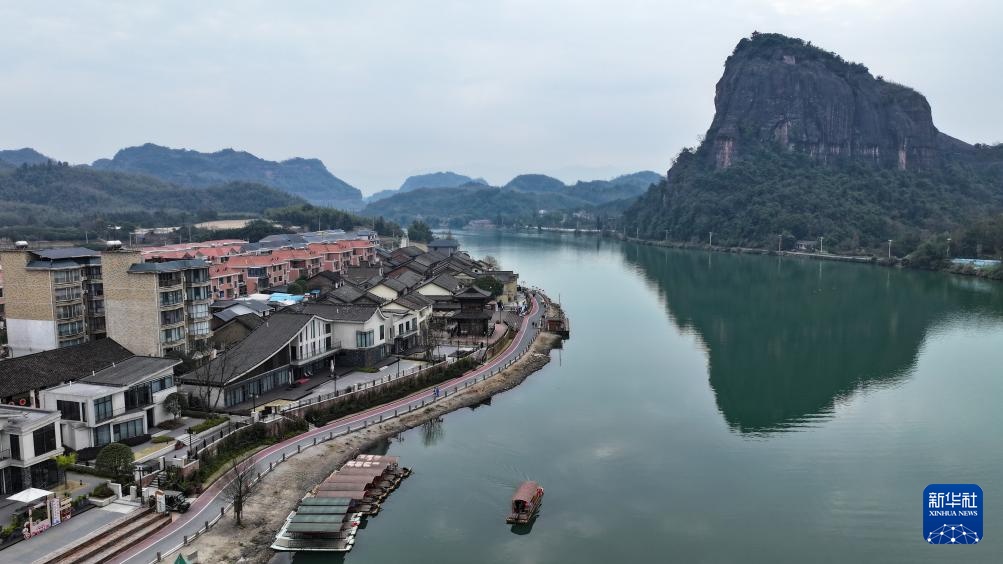 老屋展新颜 旧里迎新篇